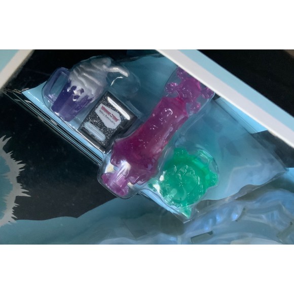 Monster High Doll Abbey Bominable BED of ICE Dead Tired Add-On Furniture PlaySet - Picture 4 of 6